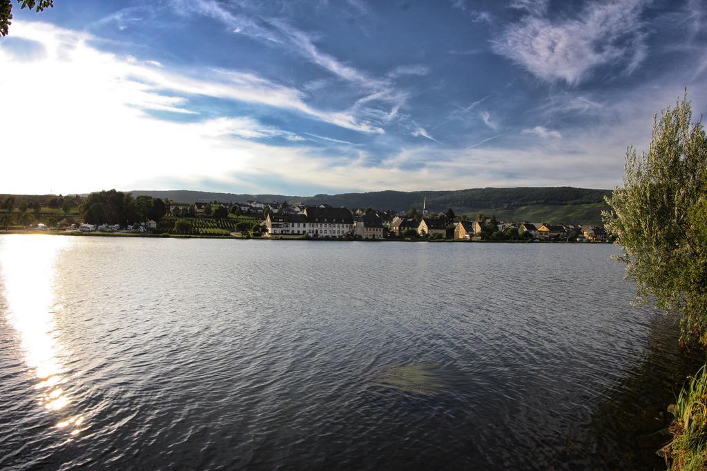Hotel- Weingut- Moselloreley Piesport Eksteriør bilde