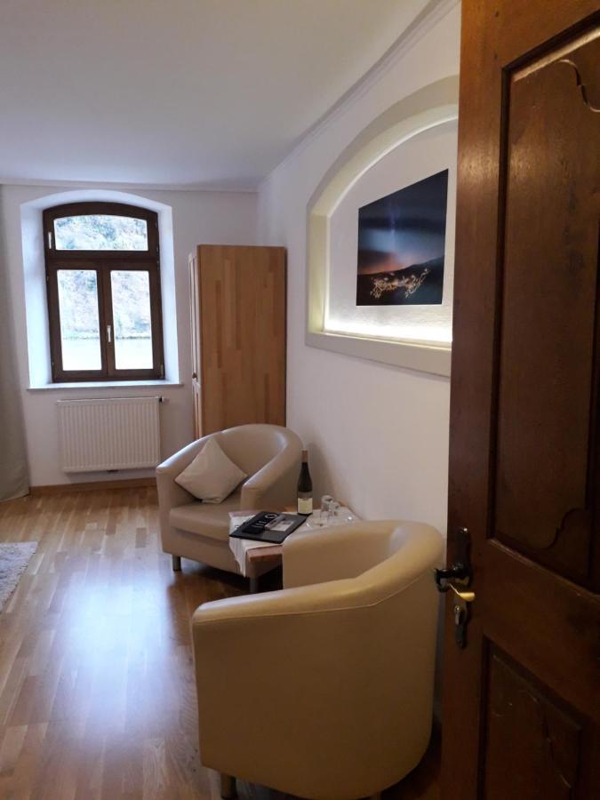 Hotel- Weingut- Moselloreley Piesport Eksteriør bilde